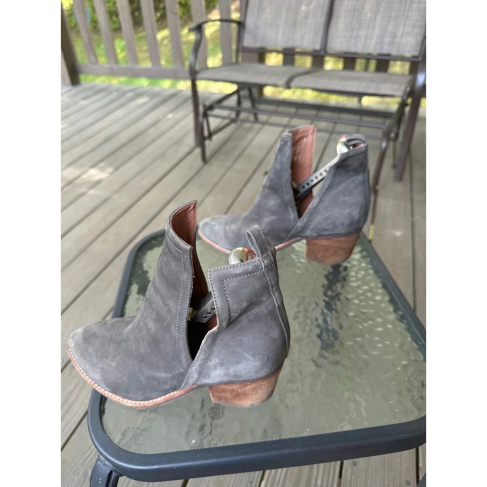 Jeffrey Campbell Gray Suede Leather Cutout Ankle Booties Wood Heel Size 9.5‎